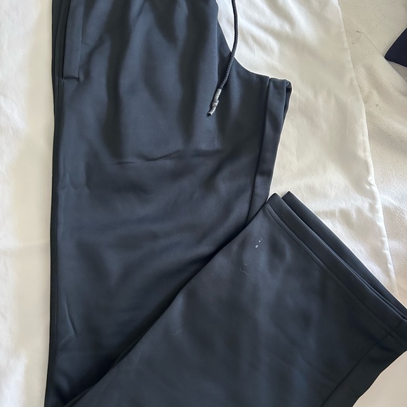 Under Armour sweatpants - Picture 3 of 3